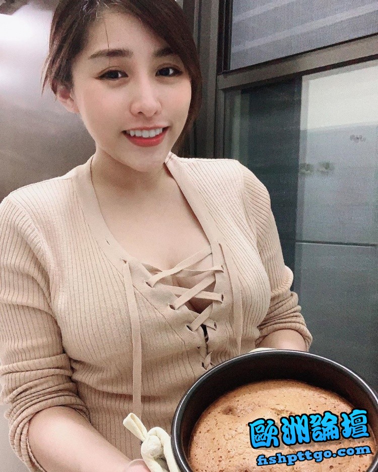 「超胸酒商」  MOLLY - 唯美正妹牆 - 歐洲論壇